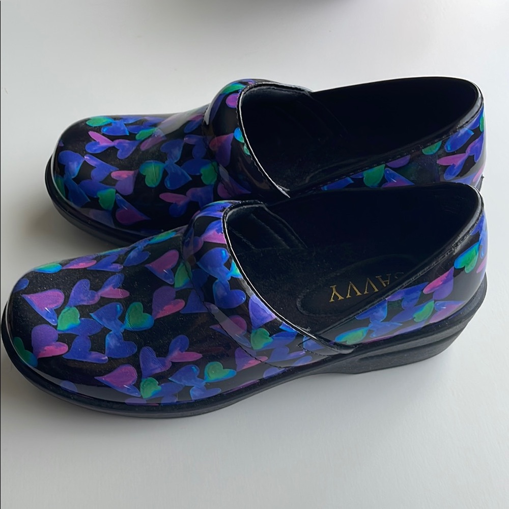 Gorgeous Savvy nurse Shoes with Colorful Hearts